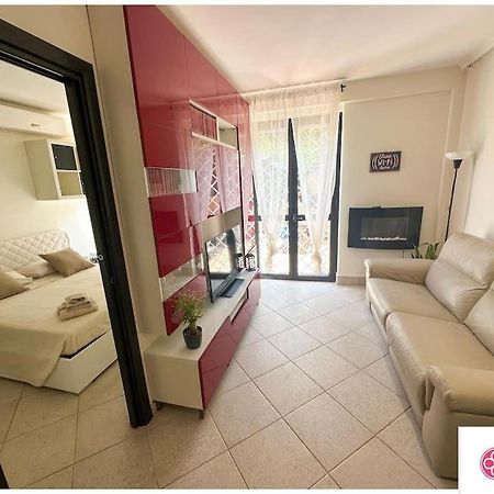 Ferienwohnung Eva Le Residenze Marco Simone Exterior foto